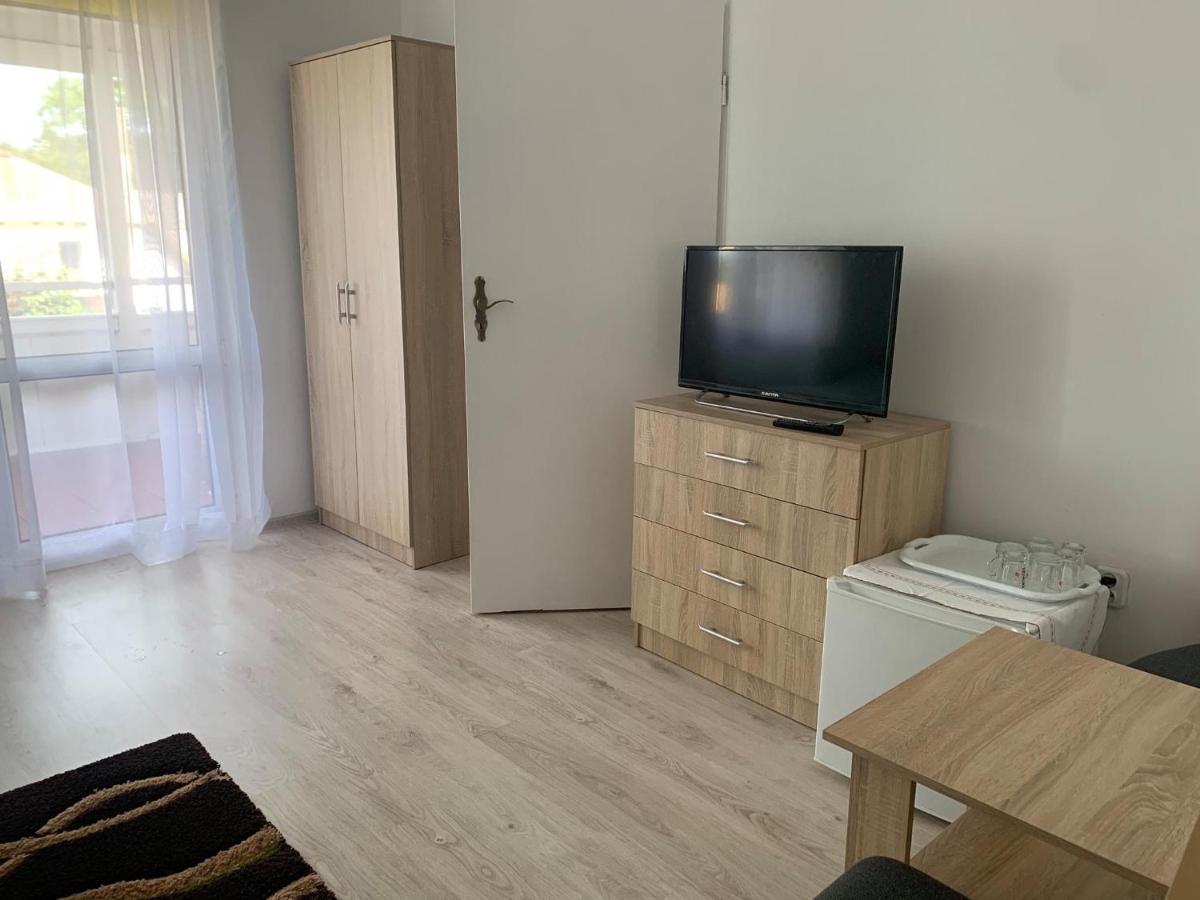 Dom Wczasowy Portowa Przystan 150M Od Plazy Mrzeżyno Exterior foto
